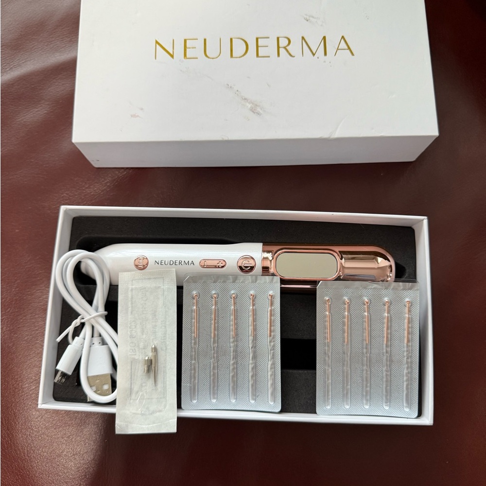 Rose Gold Facial Wand